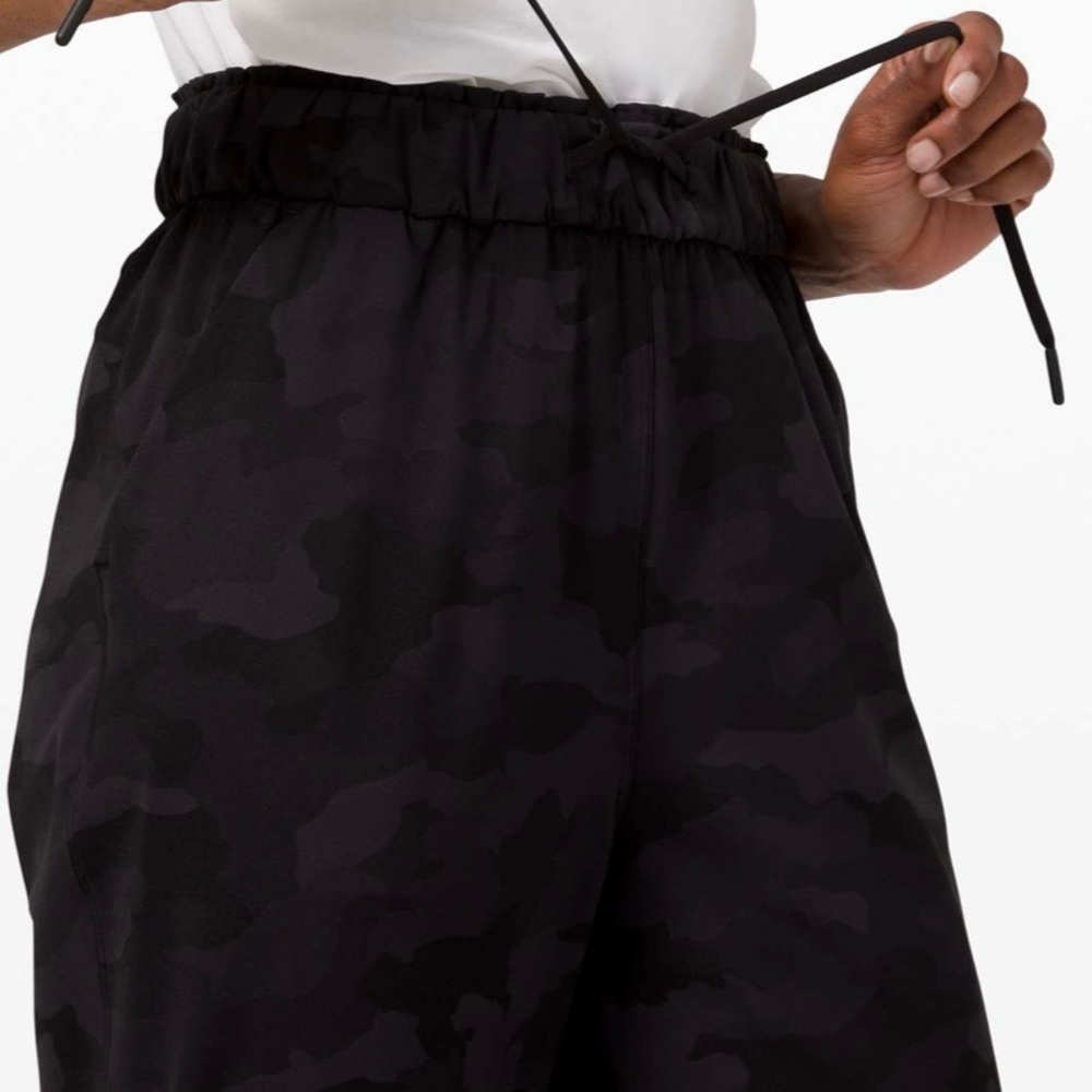 Lululemon Pants 6 Black Camo - Picture 8 of 16